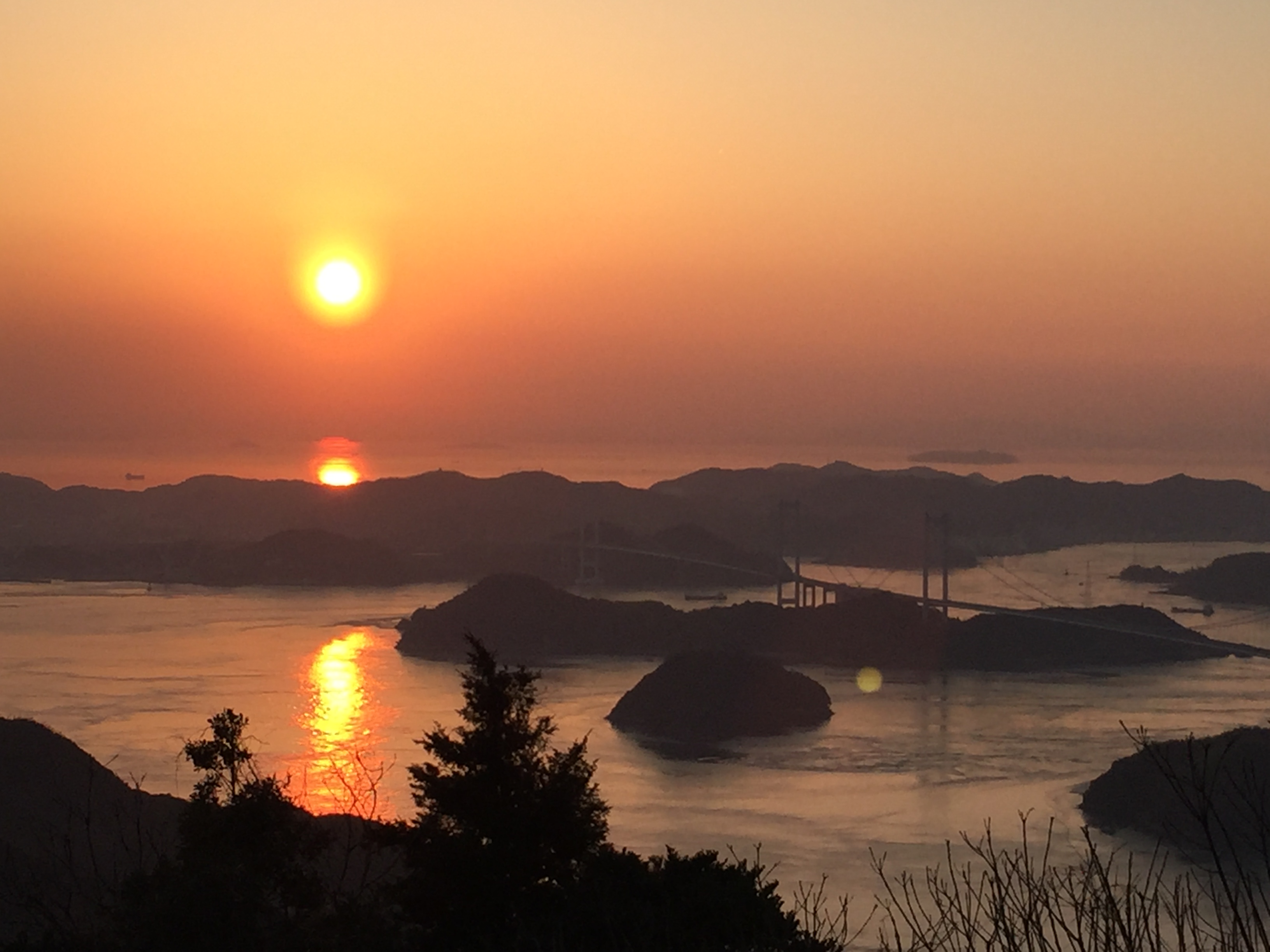 しまなみ海道から眺める夕日